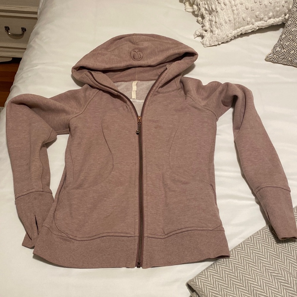 Lululemon sweatshirt